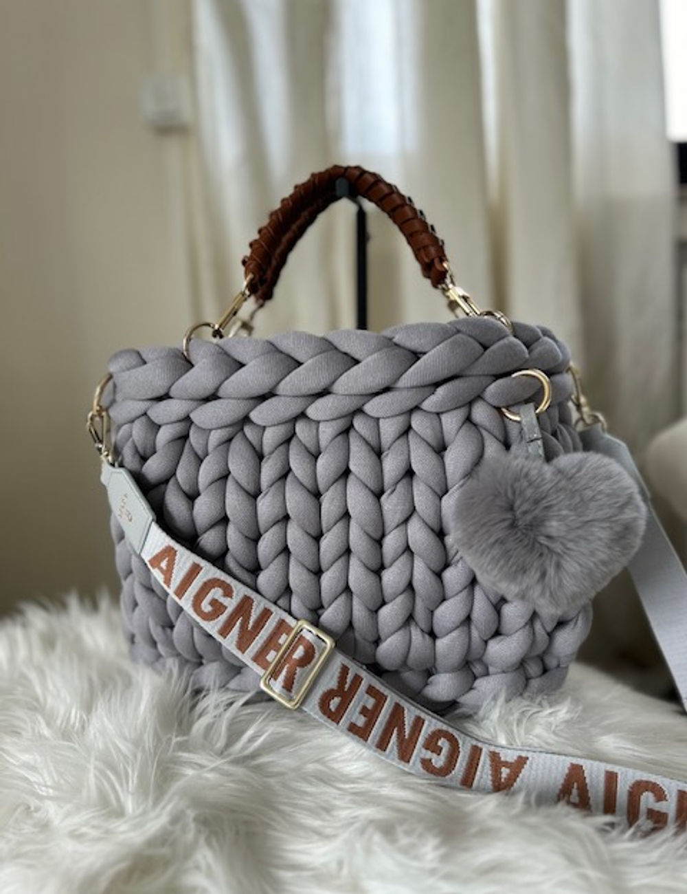 Graue NJ-Design Tasche